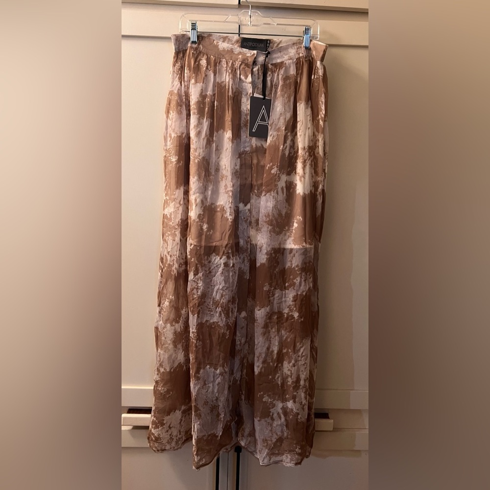 NWT deadstock Antipodium London 100% silk skirt Size 10